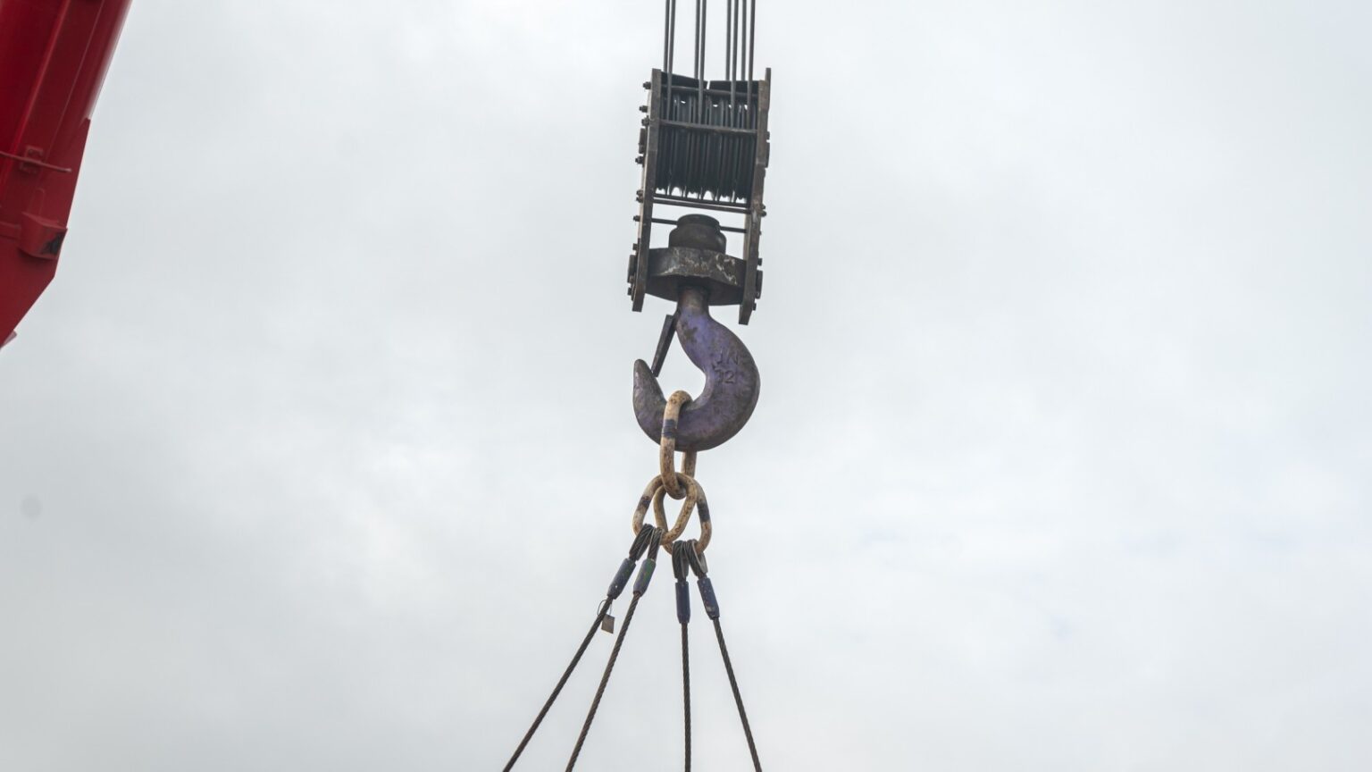 Wire Rope Sling Safety Guide: Avoid Costly Lifting Failures